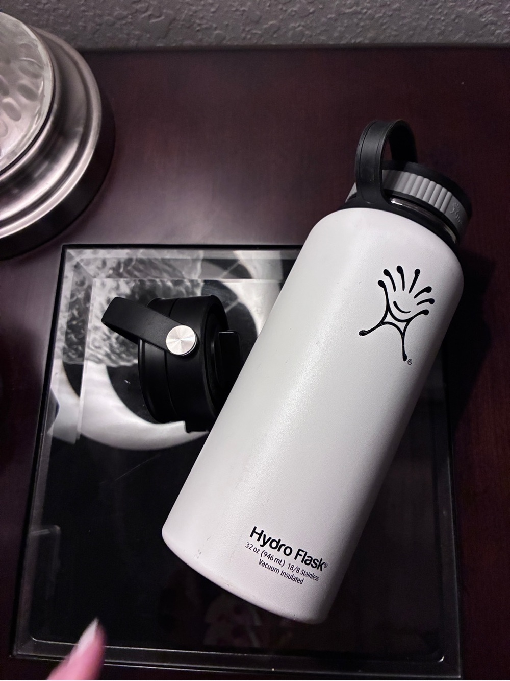 GUC! Hydro Flask White Stainless Bottle with Separate Soft Flex Black Lid